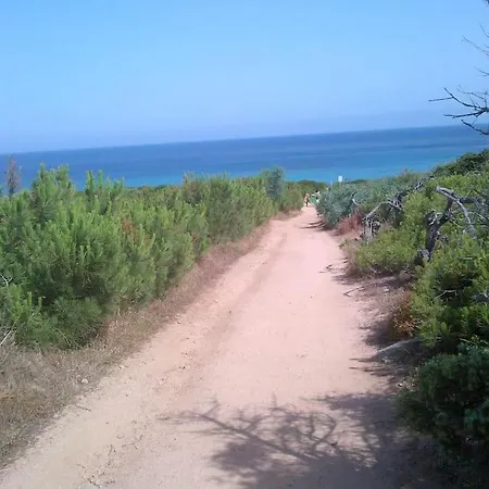 Ampio Trilocale Climatizzato In Villaggio Con Piscina Estiva 400m Dal Mare In Gallura *