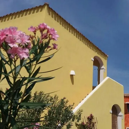 Vakantiehuis Ampio Trilocale Climatizzato In Villaggio Con Piscina Estiva 400m Dal Mare In Gallura Aglientu