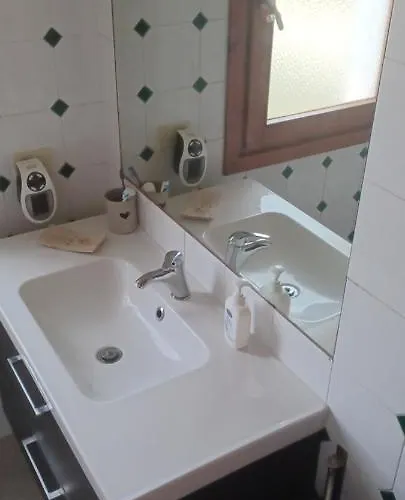 Ampio Trilocale Climatizzato In Villaggio Con Piscina Estiva 400m Dal Mare In Gallura