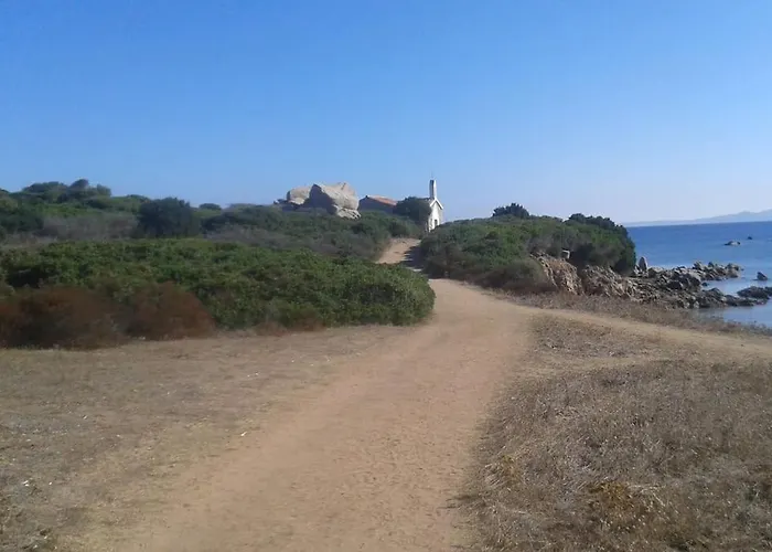 Ampio Trilocale Climatizzato In Villaggio Con Piscina Estiva 400m Dal Mare In Gallura Hébergement de vacances Aglientu