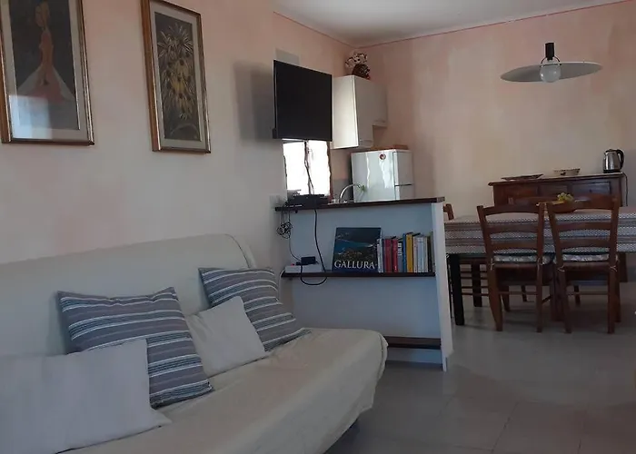 Ampio Trilocale Climatizzato In Villaggio Con Piscina Estiva 400m Dal Mare In Gallura Aglientu